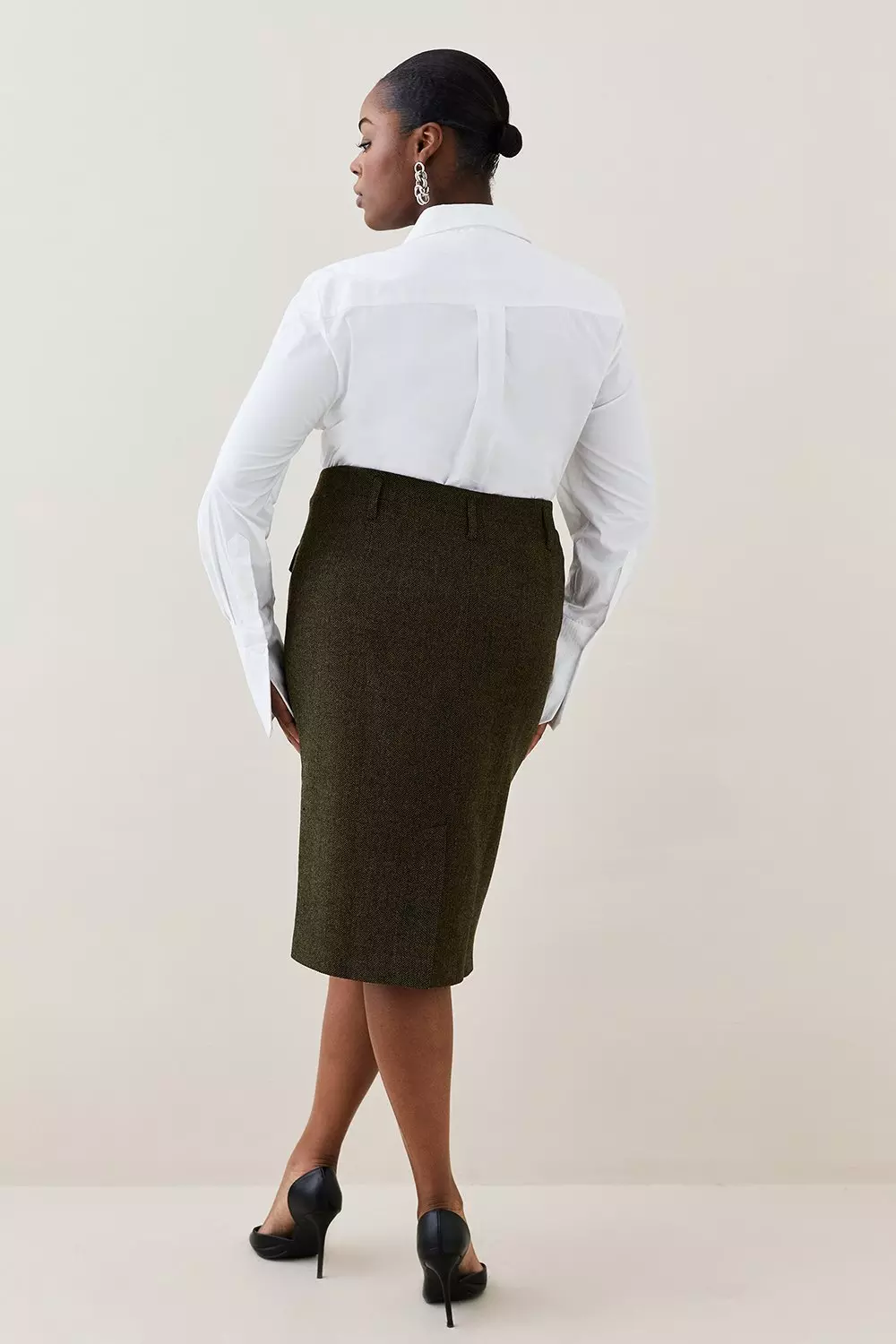 Tweed pencil outlet skirt